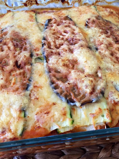 Una foto de Moussaka de calabacín y berenjena