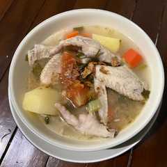 A picture of Chicken wings and claw soup.