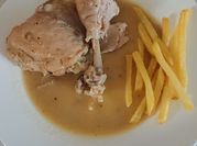 Una foto de pollo salvia
