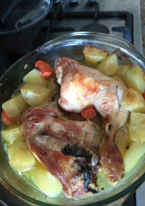 Una foto de Pollo al horno con papas