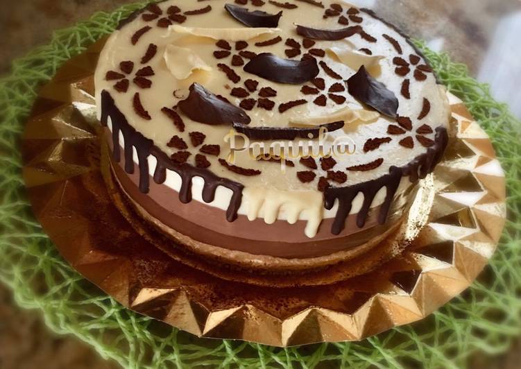 A la rica y clásica tarta de 3 chocolates