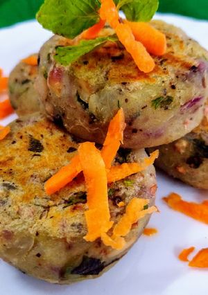 A picture of Shakarkand tikki sweet potato peanut tikkis.