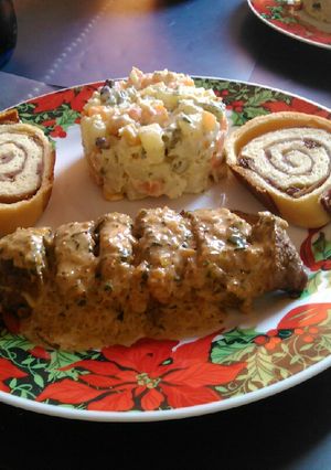 Una foto de Bisteck de res relleno de queso en salsa de Estragón