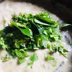 A picture of White kurma.