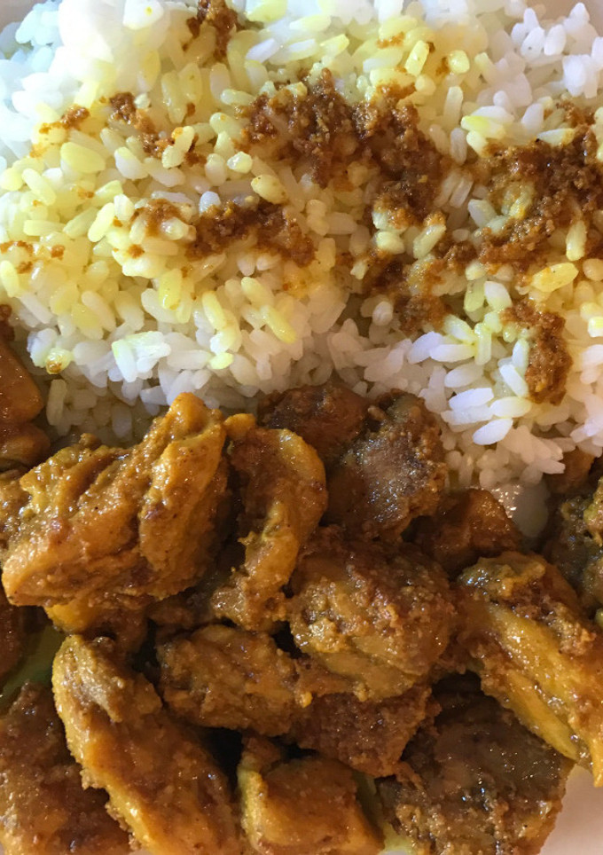 Una foto de Pollo al ras el hanout