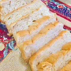 A picture of Bread loaf 🍞.