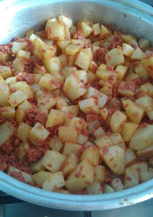 Una foto de Papas con chorizo