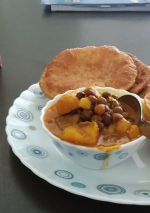 লুচি তরকারী রেসিপির প্রধান ছবি