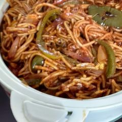 A picture of Veg Chowmin.