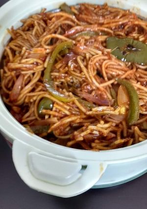 A picture of Veg Chowmin.
