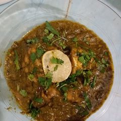 A picture of Spinach chicken.