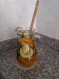 Agua refrescante de pepino y mandarina