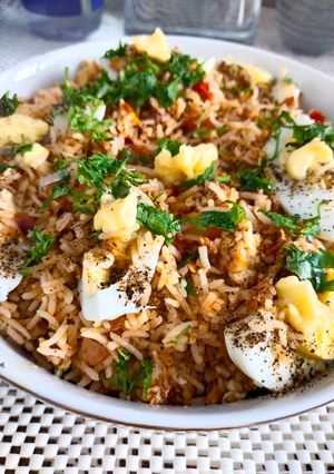 A picture of Egg Tawa pulao.