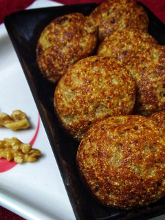 ब्रेड- मावा आप्पे (bread mawa appe recipe in marathi) रेसिपी चे मुख्य फोटो