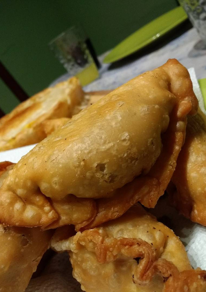 Una foto de Empanadas de carne y tomate