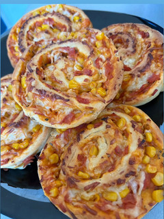 Pizzás csiga 🍕🐌 recept fotója