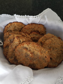 Una foto de Galletas de avena y plátano con miel 🍪🍌🍯
