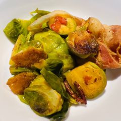 A picture of Brussel Sprouts and Bacon.