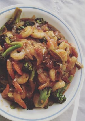 A picture of Shrimps w Broccoli.