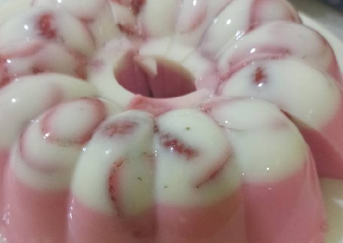 Resep Puding Susu Strawberry Oleh Isthifa Cookpad 6041