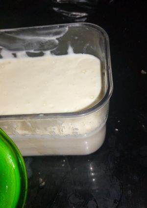 A picture of Honemade mayonnaise.