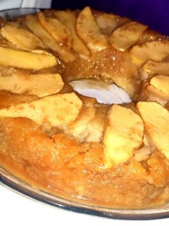 Una foto de ✨Torta invertida de manzana✨