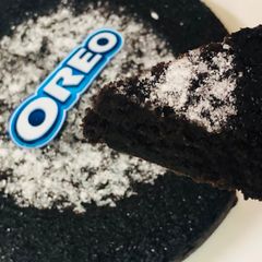 A picture of Oreo biscuit Cake.