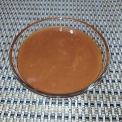A picture of Caramel sauce.
