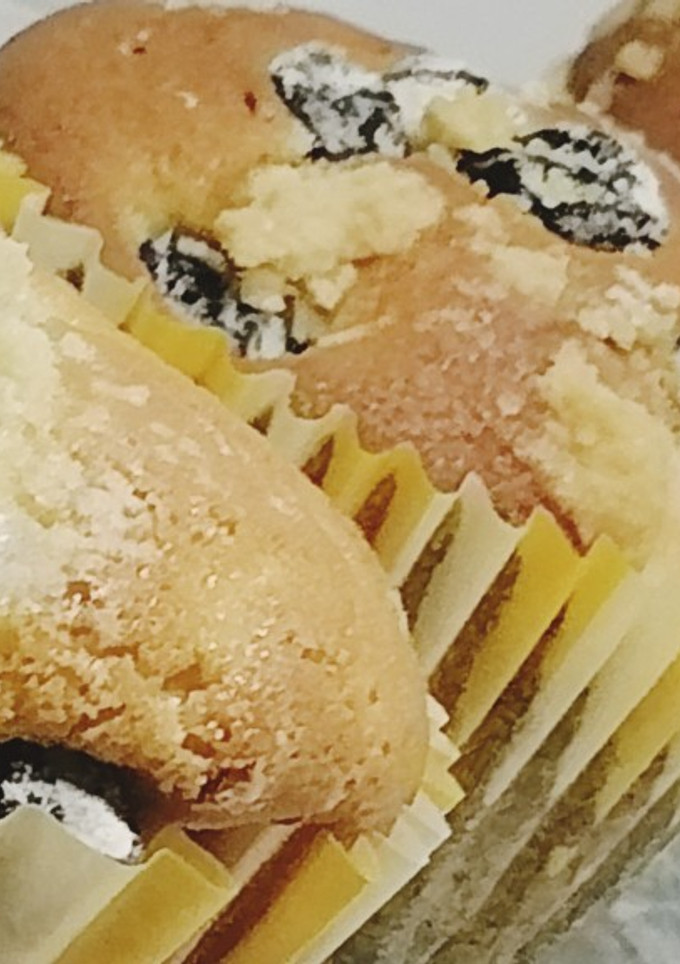 Una foto de Muffins de vainilla con arándanos y crumble
