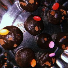 A picture of Chocolate laddu.