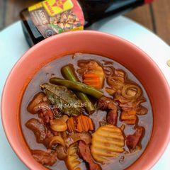 A picture of Hungarian Goulash.