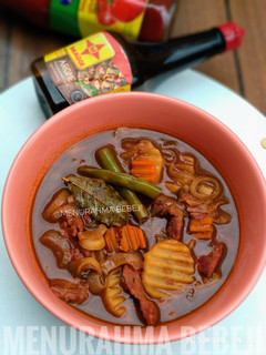 A picture of Hungarian Goulash.