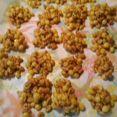 A picture of Kix & Golden Crisp Treats.