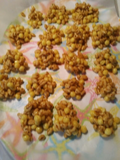 A picture of Kix & Golden Crisp Treats.