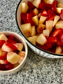 Una foto de Postre rapidito de frutillas