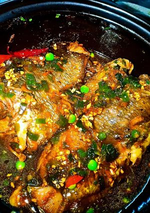 Hình của món Cá rô kho thố-kho tộ.
