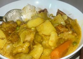 Làm cà ri gà cho một ngày se lạnh