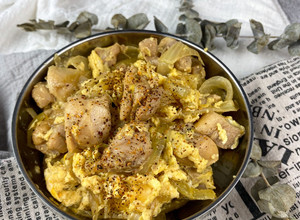 日式雞肉親子丼飯 的食譜成品照片