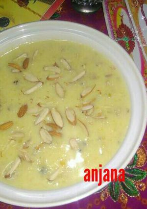 A picture of Vanilla moong daal kheer.