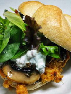 Una foto de Burger Crispy chicken