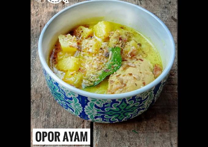 Opor ayam kentang