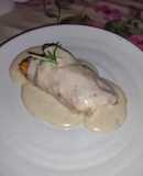 Pechuga rellena con salsa bechamel