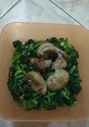 Foto resep Sigeumchi nameul aka bayam dingin (Korean side dish)