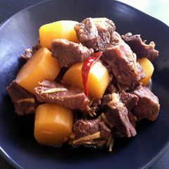 A picture of Off-Cut Beef & Daikon ‘Nimono’.