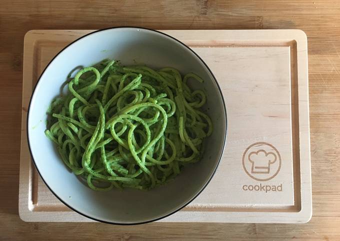 Ricetta di Fatto in casa Spaghetti quadrati con salsa di ricotta e spinaci