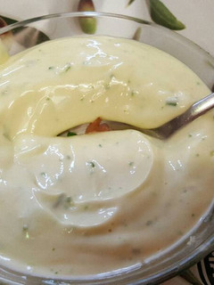 Una foto de Mayonesa de lima y cilantro