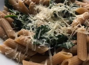 Una foto de Pastas con espinacas