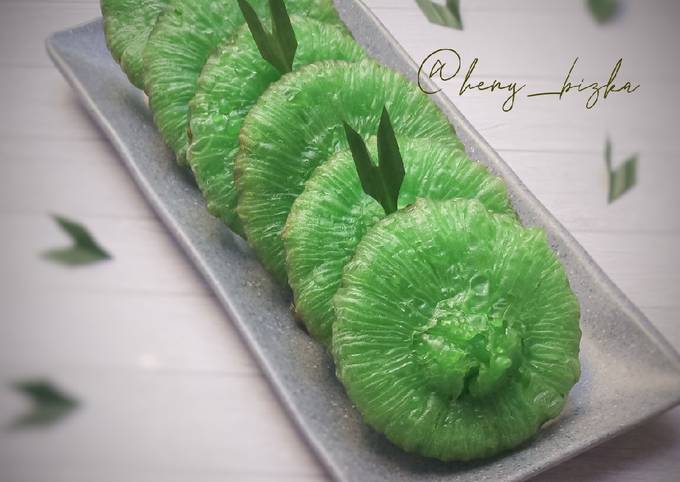 Kue Cucur Pandan