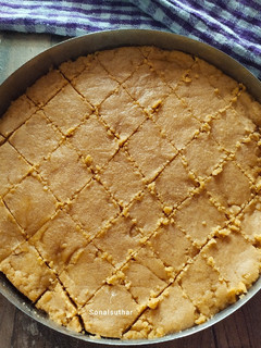 સત્તુ ની સુખડી (Sattu Sukhdi Recipe In Gujarati) રેસીપી મુખ્ય ફોટો