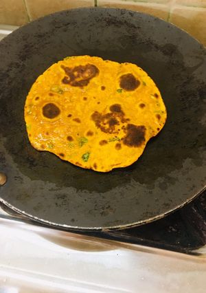 A picture of Methi Thepla.